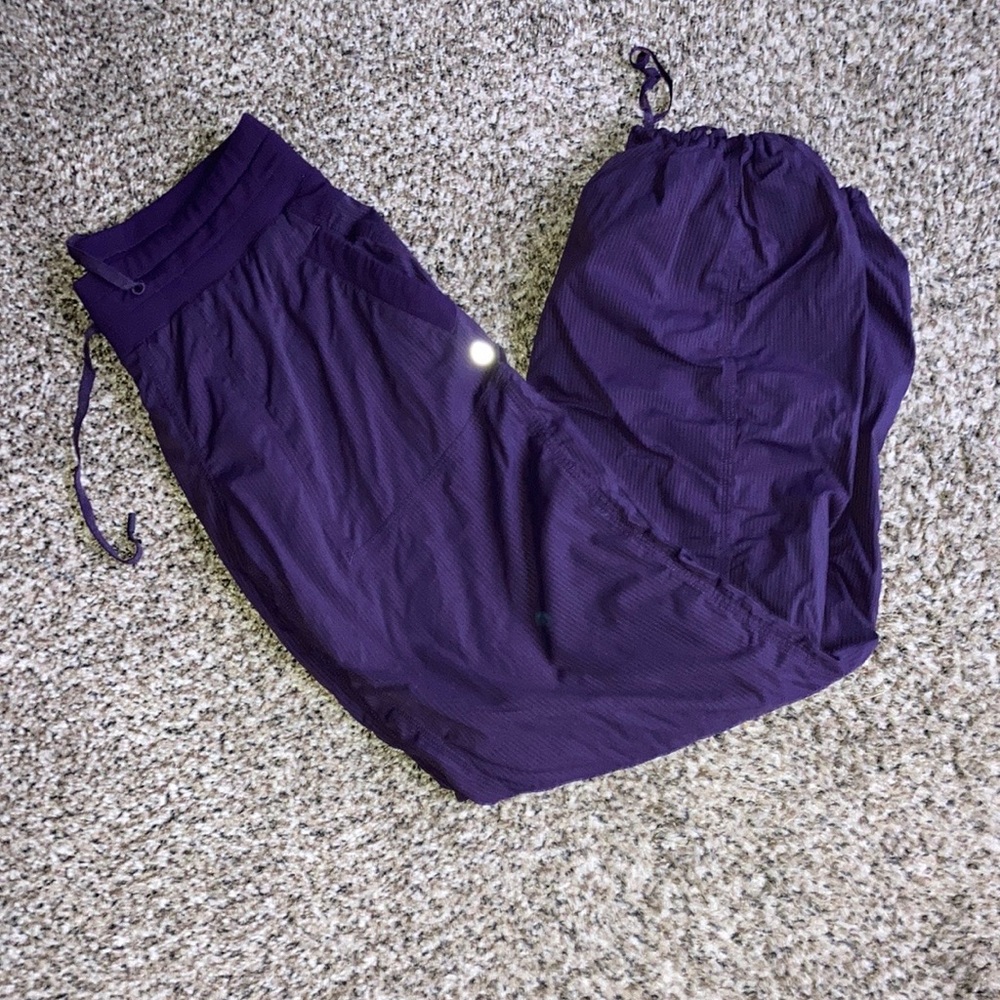 Lululemon Dance Studio Pants Sz 8 Purple